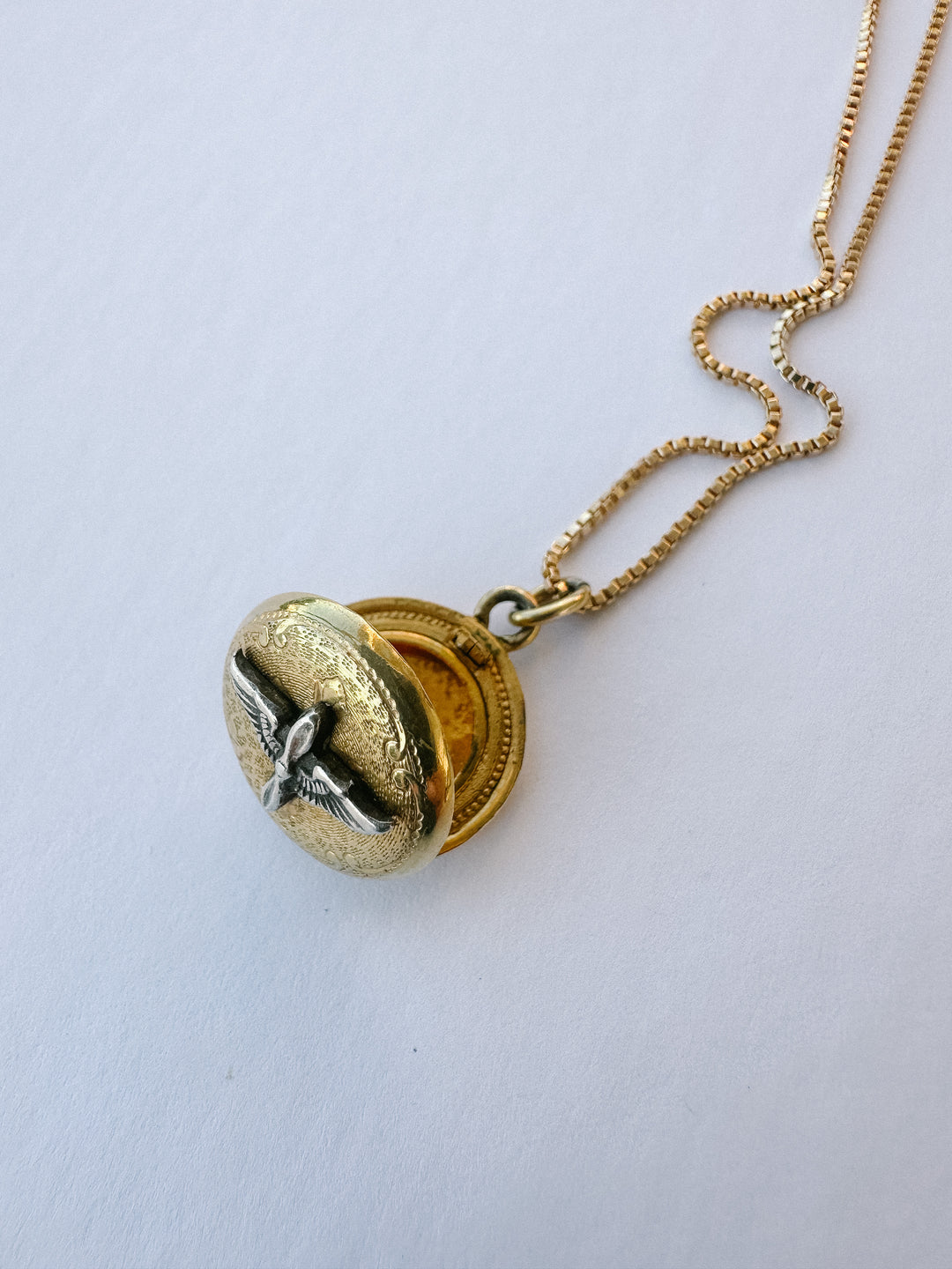 Vintage Airforce Small Gold/Silver Locket & Necklace