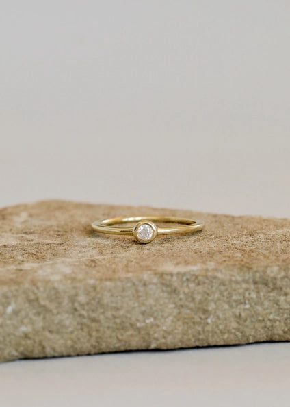 Simple Stud Gold Ring