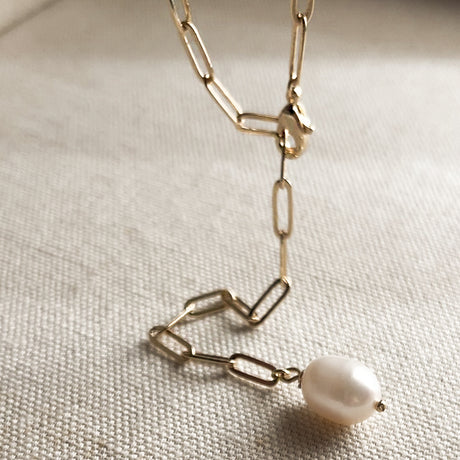 Lea Thin Paperclip Lariat Pearl Necklace