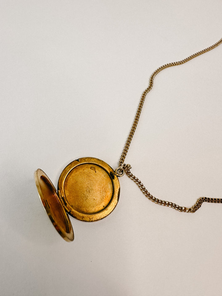 Vintage 18" Golden Locket Necklace