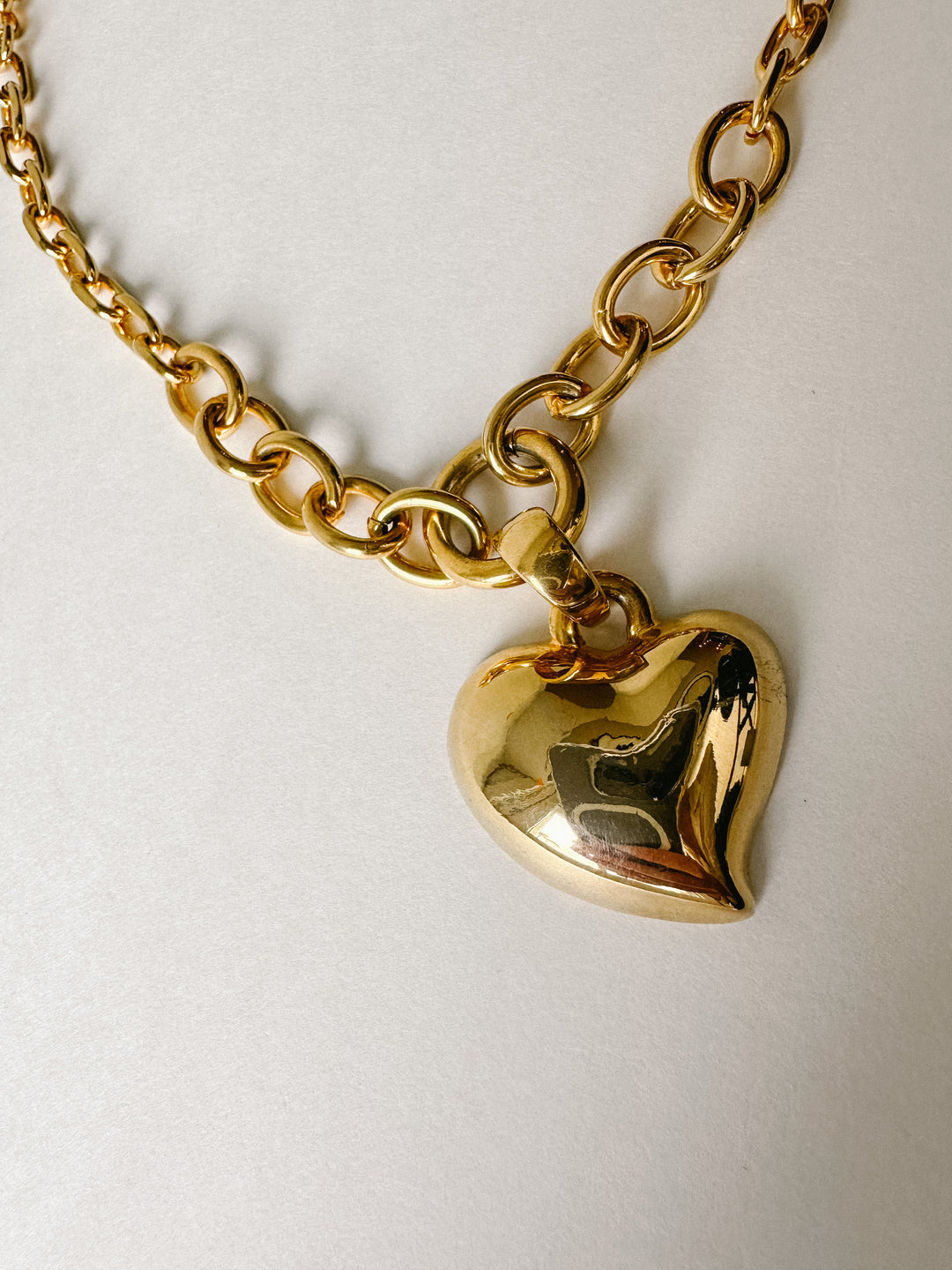 Vintage 18" Long Gold Heart Charm Necklace